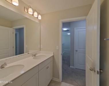 10260 Old Dixie Highway - Photo Thumbnail 12