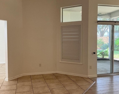 12335 Vine Maple Way - Photo Thumbnail 3