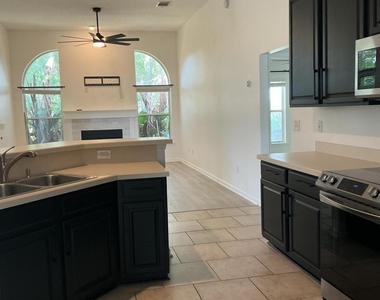 12335 Vine Maple Way - Photo Thumbnail 6