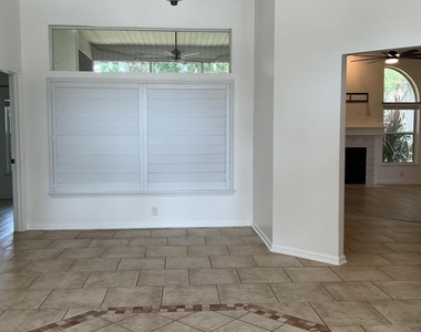 12335 Vine Maple Way - Photo Thumbnail 5
