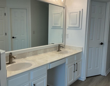 12335 Vine Maple Way - Photo Thumbnail 15