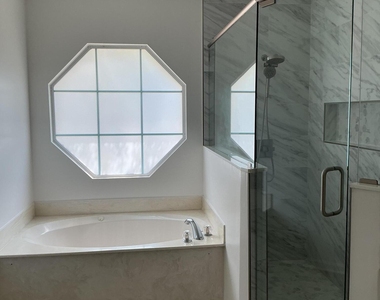 12335 Vine Maple Way - Photo Thumbnail 16