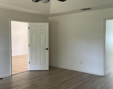 12335 Vine Maple Way - Photo Thumbnail 14