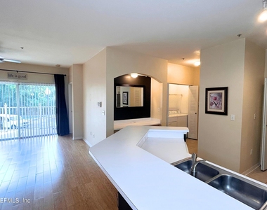 610 Fairway Drive - Photo Thumbnail 25