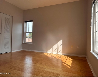 610 Fairway Drive - Photo Thumbnail 31