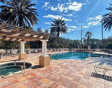 610 Fairway Drive - Photo Thumbnail 8