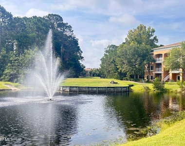 610 Fairway Drive - Photo Thumbnail 6
