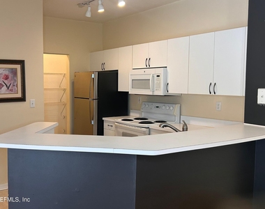 610 Fairway Drive - Photo Thumbnail 20