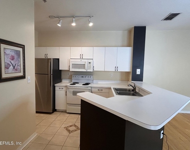 610 Fairway Drive - Photo Thumbnail 28