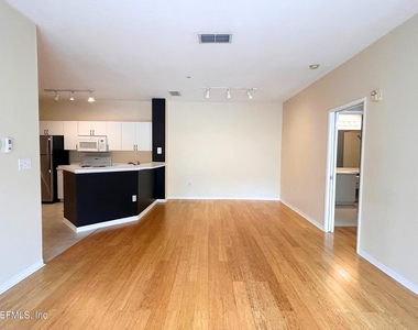 610 Fairway Drive - Photo Thumbnail 26