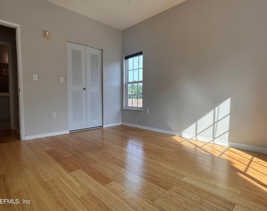610 Fairway Drive - Photo Thumbnail 30
