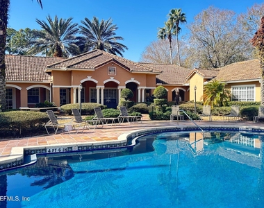 610 Fairway Drive - Photo Thumbnail 9