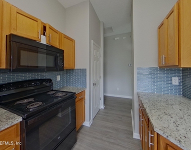 6830 Shoreline Lane - Photo Thumbnail 4