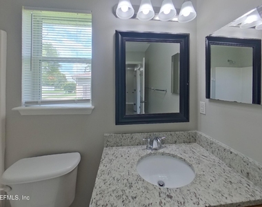 6830 Shoreline Lane - Photo Thumbnail 12