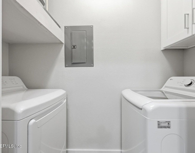 211 Colima Court - Photo Thumbnail 16