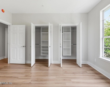 211 Colima Court - Photo Thumbnail 12