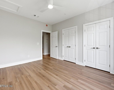 211 Colima Court - Photo Thumbnail 14