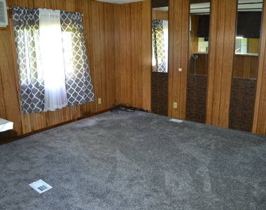 1846 N 2871st Road - Photo Thumbnail 2