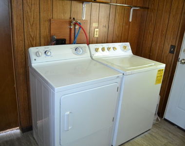 1846 N 2871st Road - Photo Thumbnail 8