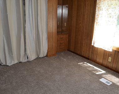 1846 N 2871st Road - Photo Thumbnail 4
