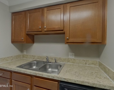 8252 Yolanda Court - Photo Thumbnail 6