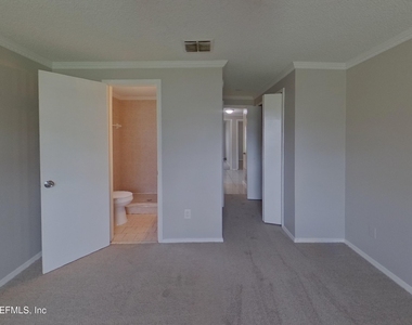 8252 Yolanda Court - Photo Thumbnail 7