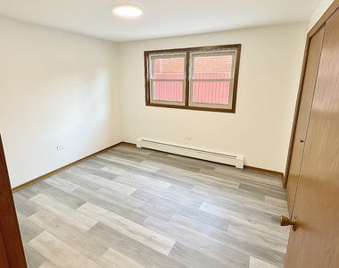 2722 74th Avenue - Photo Thumbnail 4