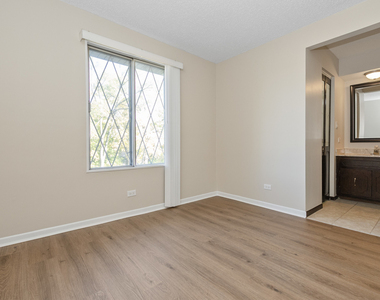 13616 Lamon Avenue - Photo Thumbnail 16