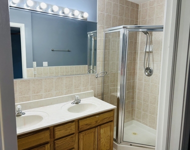1918 S Louie Parkway - Photo Thumbnail 12
