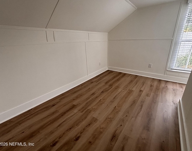 30 Sanford Street - Photo Thumbnail 18