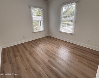 30 Sanford Street - Photo Thumbnail 8