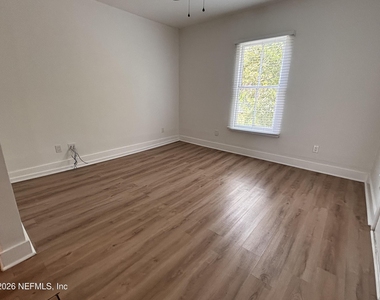 30 Sanford Street - Photo Thumbnail 3