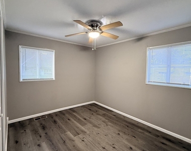 471 Tomahawk Street - Photo Thumbnail 5