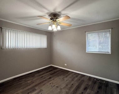 471 Tomahawk Street - Photo Thumbnail 4