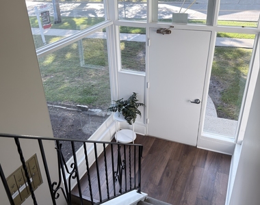 440 Lorraine Street - Photo Thumbnail 7