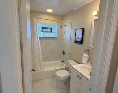 440 Lorraine Street - Photo Thumbnail 5
