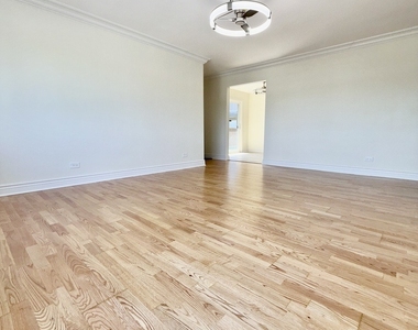 600 S York Street - Photo Thumbnail 1