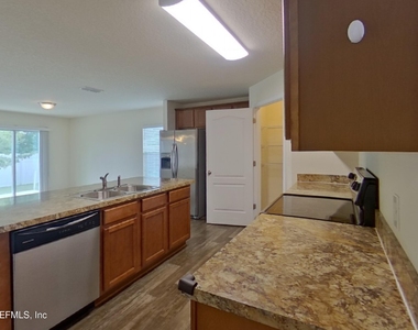 3323 Canyon Falls Drive - Photo Thumbnail 4