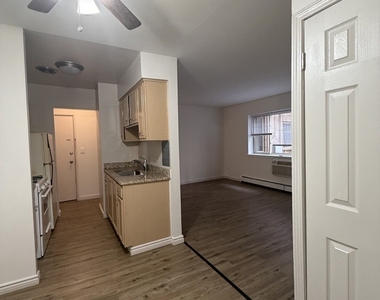 5730 N Sheridan Road - Photo Thumbnail 4
