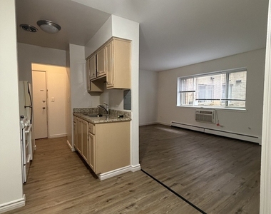 5730 N Sheridan Road - Photo Thumbnail 2