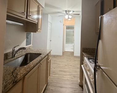 5730 N Sheridan Road - Photo Thumbnail 3