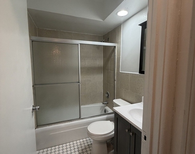5730 N Sheridan Road - Photo Thumbnail 7