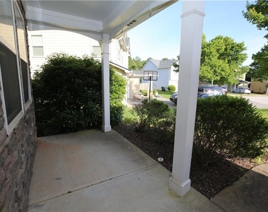 173 Parkmont Court - Photo Thumbnail 23