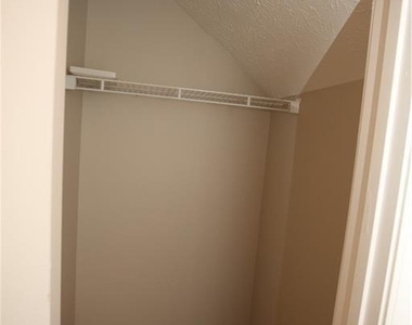 173 Parkmont Court - Photo Thumbnail 29