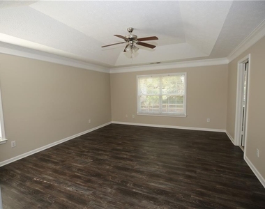 173 Parkmont Court - Photo Thumbnail 9