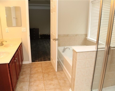173 Parkmont Court - Photo Thumbnail 13
