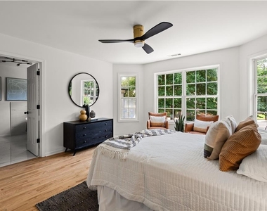 1232 Memorial Drive Se - Photo Thumbnail 16