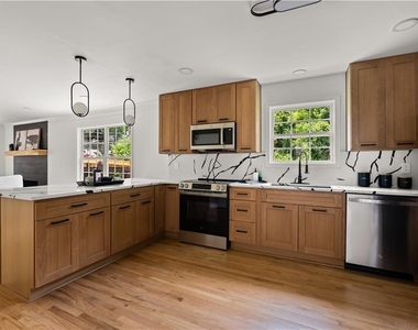 1232 Memorial Drive Se - Photo Thumbnail 19