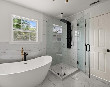 1232 Memorial Drive Se - Photo Thumbnail 15