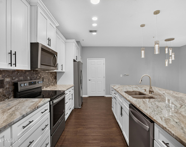 11251 Campfield Drive - Photo Thumbnail 8